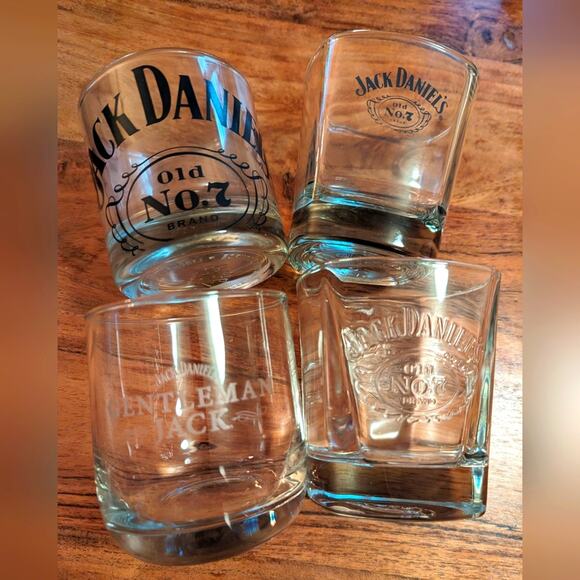 Jack Daniels Set of 4 Printed Etched Tennessee Whiskey Collectible Glasses - Picture 1 of 3